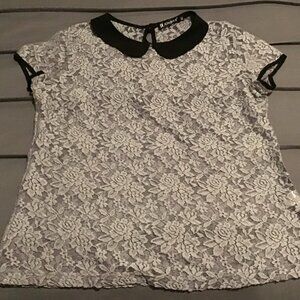 Allegra K women’s lace blouse, size XL.